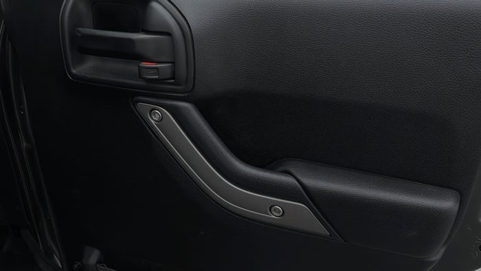 JEEP WRANGLER-Door Interior LHS rear Scratch