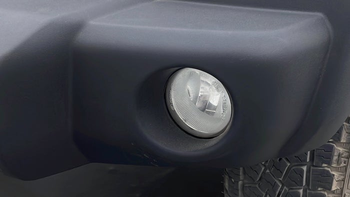 JEEP WRANGLER-Fog Light LHS Fading