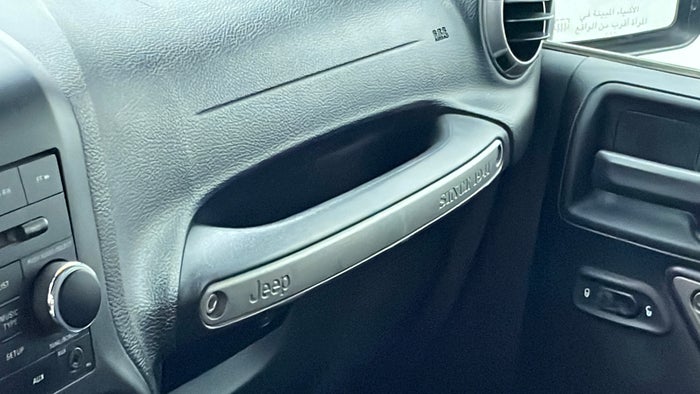 JEEP WRANGLER-Dashboard Trim Scratch