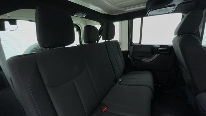 JEEP WRANGLER-Right Side Door Cabin View
