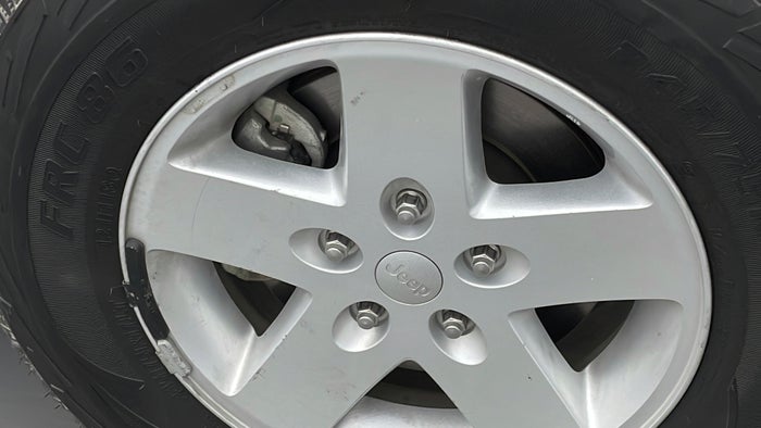 JEEP WRANGLER-Alloy Wheel RHS Front Scratch