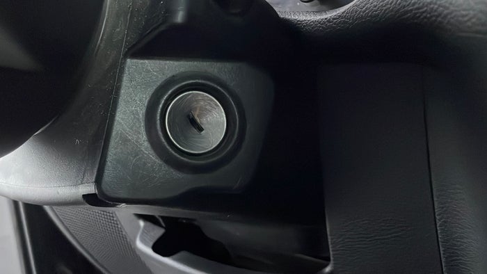 JEEP WRANGLER-Steering Wheel Trim Scratch