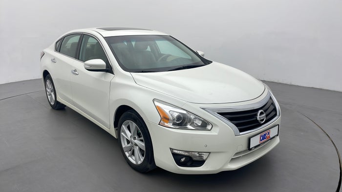 NISSAN ALTIMA-Right Front Diagonal (45- Degree) View