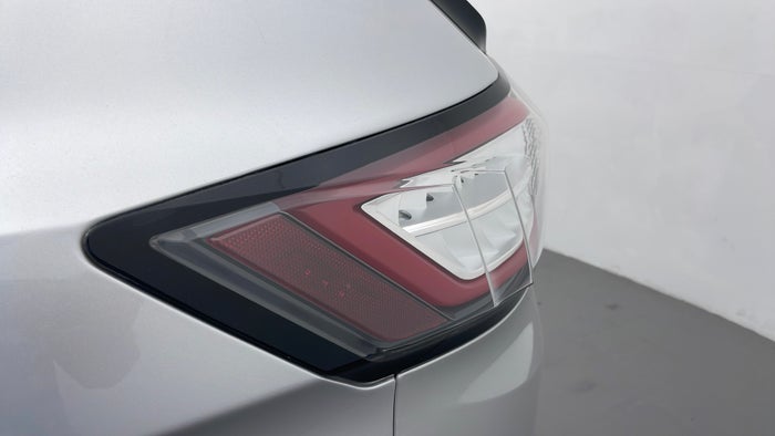 FORD EDGE-Tail Light LHS Scratched