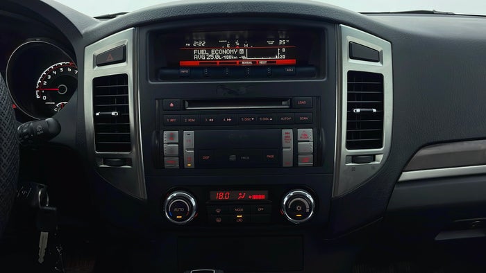 MITSUBISHI PAJERO-Center Console