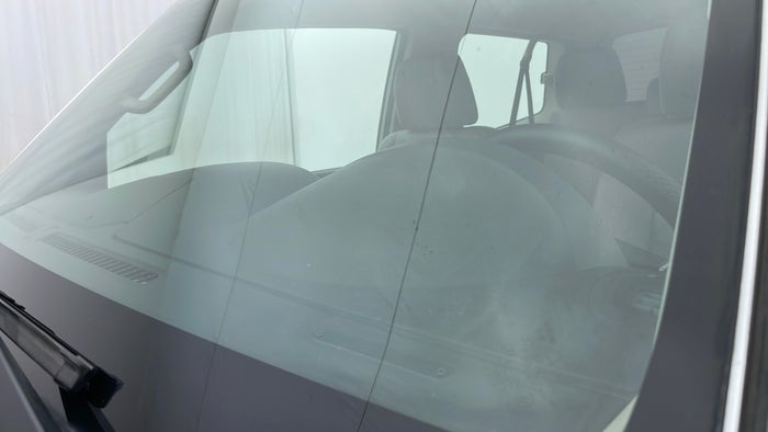 MITSUBISHI PAJERO-Windshield Front Scratch