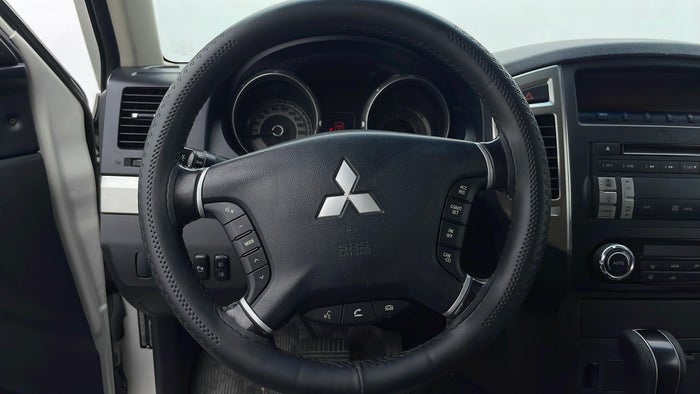 MITSUBISHI PAJERO-Steering Wheel Trim Faded