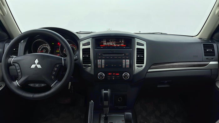 MITSUBISHI PAJERO-Dashboard View