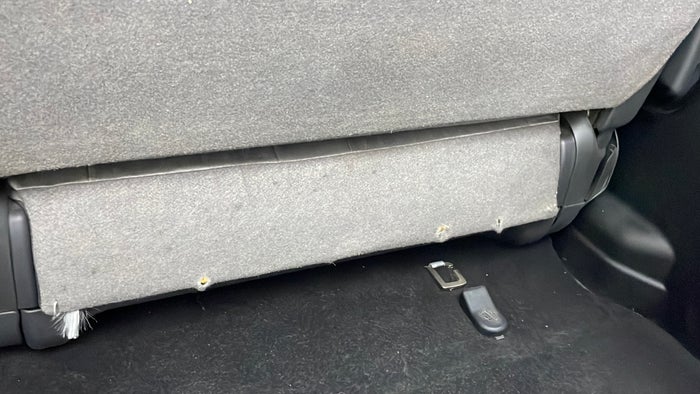 MITSUBISHI PAJERO-Seat 2nd row RHS Cover Torn