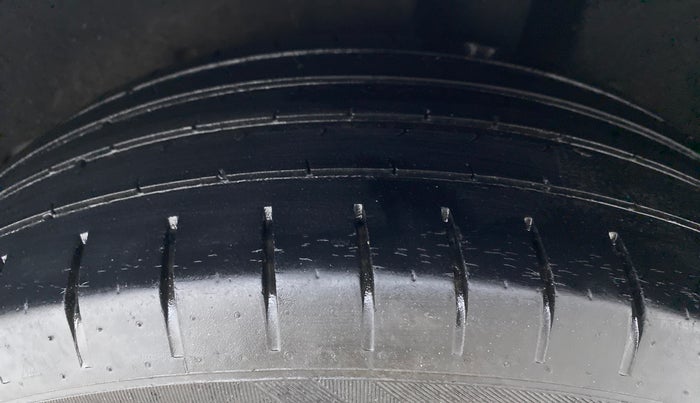 2016 Maruti Baleno ZETA 1.2 K12, Petrol, Manual, 33,107 km, Left Rear Tyre Tread
