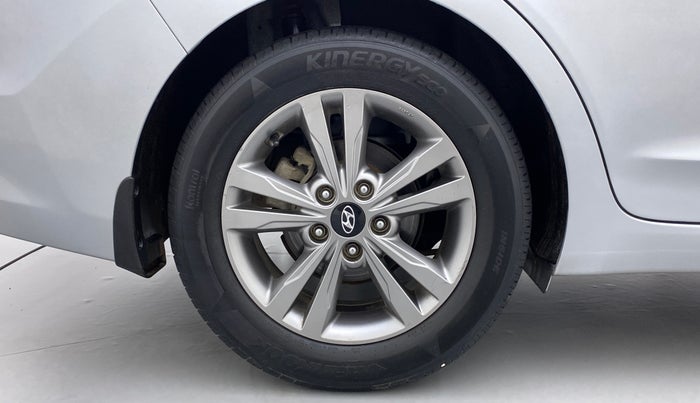 2019 Hyundai New Elantra SX PETROL AT, Petrol, Automatic, 32,052 km, Right Rear Wheel