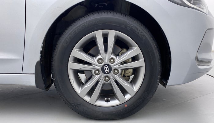 2019 Hyundai New Elantra SX PETROL AT, Petrol, Automatic, 32,052 km, Right Front Wheel