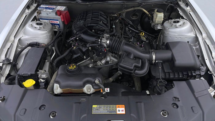 FORD MUSTANG-Engine Bonet View