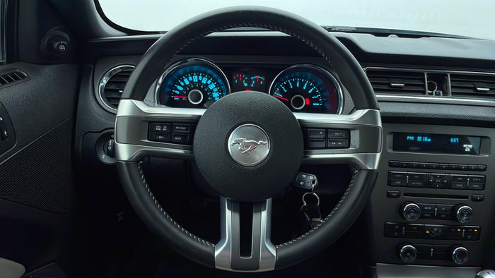 FORD MUSTANG-Steering Wheel Close-up