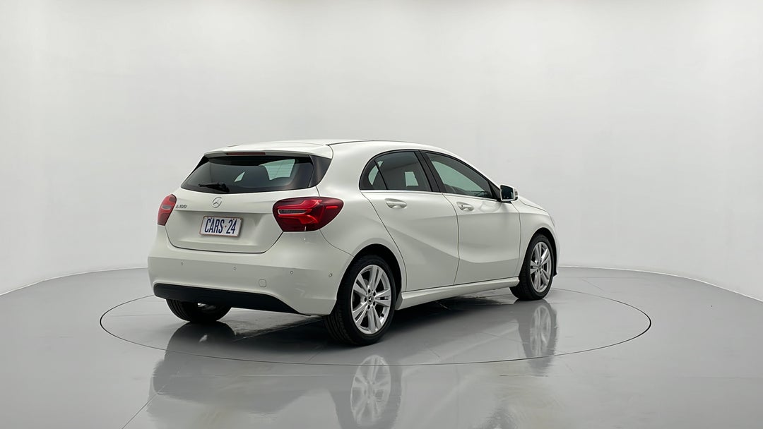 Right Back Diagonal (45- Degree) View