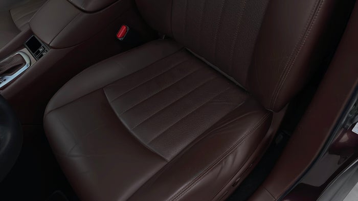 INFINITI QX50-Seat LHS Front Depressed/Pressure Mark