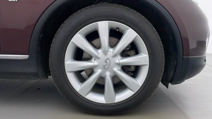 INFINITI QX50-Right Front Tyre