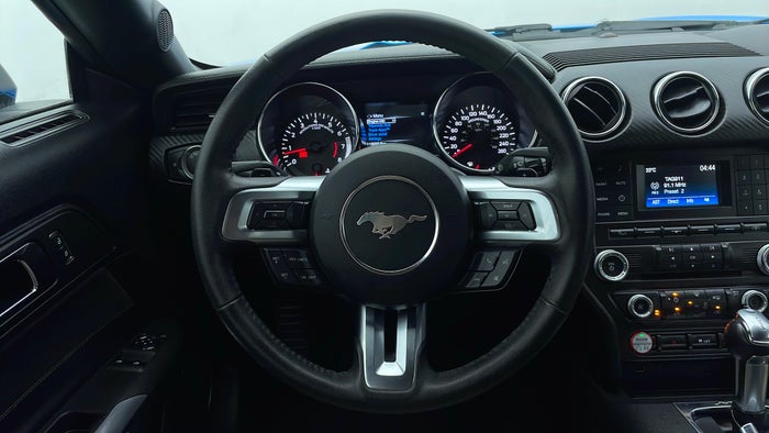 FORD MUSTANG-Steering Wheel Close-up