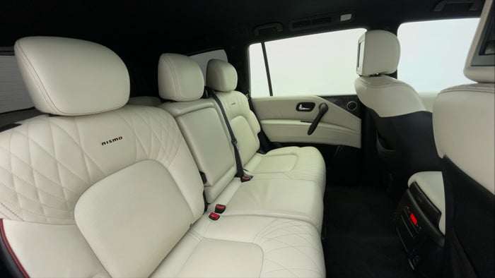 NISSAN PATROL-Right Side Door Cabin View