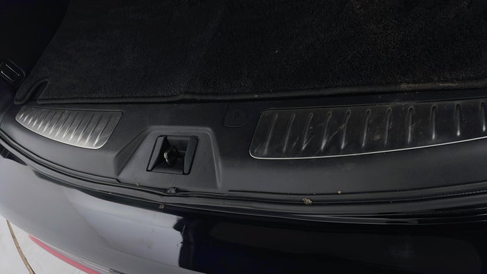 NISSAN PATROL-Dicky /Boot Door Boot interior Scratch
