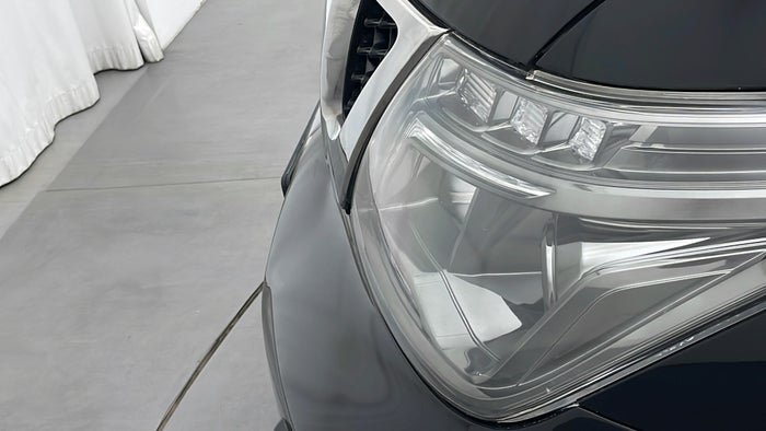 NISSAN PATROL-Head Light LHS Scratch