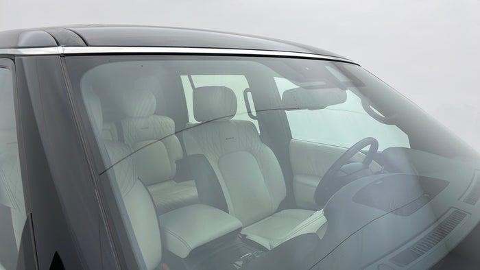 NISSAN PATROL-Windshield Front Scratch