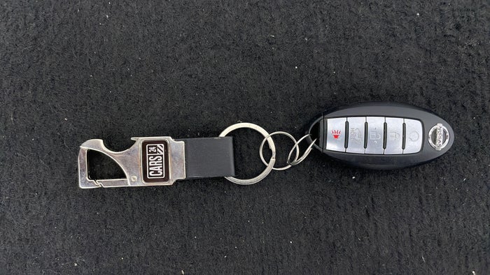 NISSAN PATROL-Key Close-up