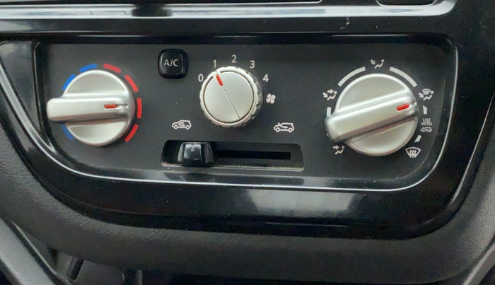 2018 Datsun Redi Go T (O), Petrol, Manual, 30,224 km, AC Unit - Directional switch has minor damage
