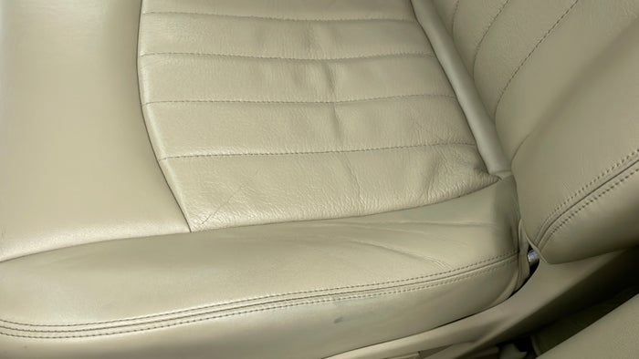 INFINITI QX50-Seat LHS Front Depressed/Pressure Mark