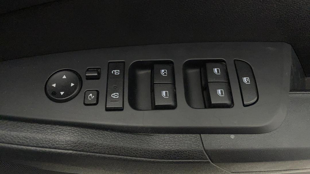 2023 Kia Sportage S (fwd), Automatic, 52597 km, Drivers Side Door Panel Controls