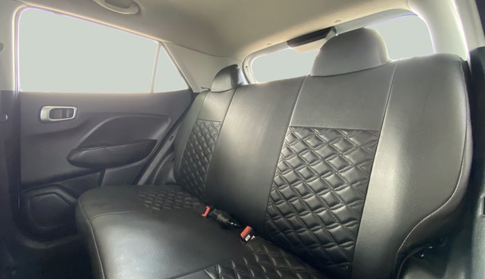 2019 Hyundai VENUE S MT 1.2 KAPPA, Petrol, Manual, 19,934 km, Right Side Rear Door Cabin