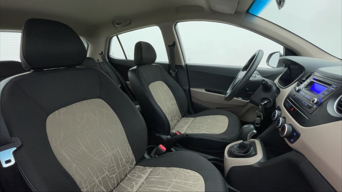 HYUNDAI I10-Right Side Front Door Cabin View