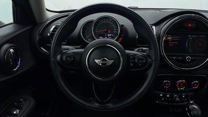 MINI CLUBMAN-Steering Wheel Close-up