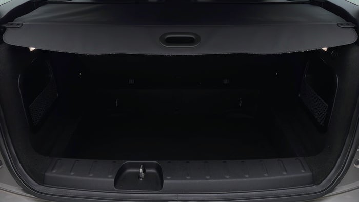 MINI CLUBMAN-Boot Inside View