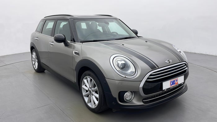 MINI CLUBMAN-Right Front Diagonal (45- Degree) View