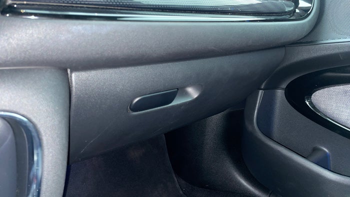 MINI CLUBMAN-Dashboard Glove box Scratch