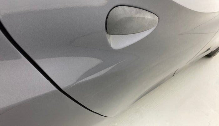 2015 Hyundai Eon ERA +, Petrol, Manual, 84,272 km, Right rear door - Slightly dented