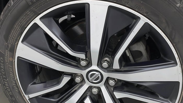 NISSAN MAXIMA-Alloy Wheel RHS Rear Scratch
