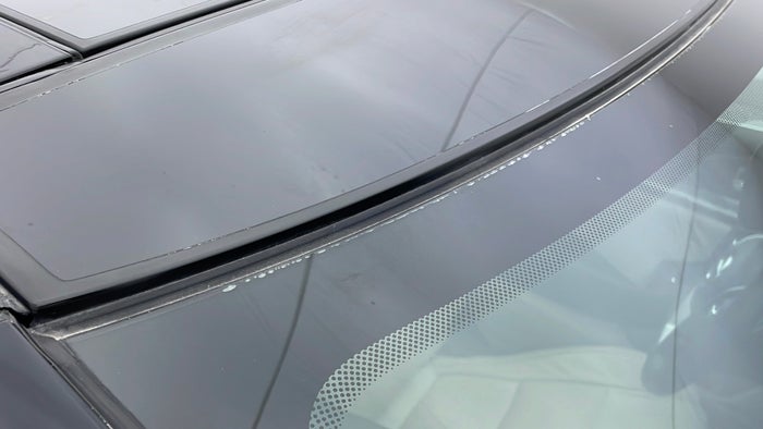 NISSAN MAXIMA-Windshield Front Air Bubbles