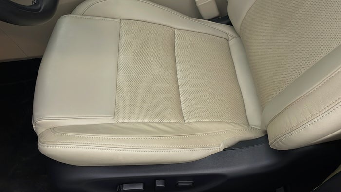 NISSAN MAXIMA-Seat LHS Front Faded