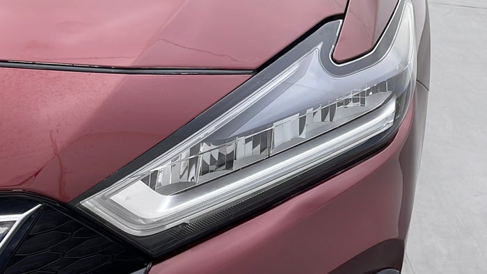 NISSAN MAXIMA-Head Light LHS Scratch