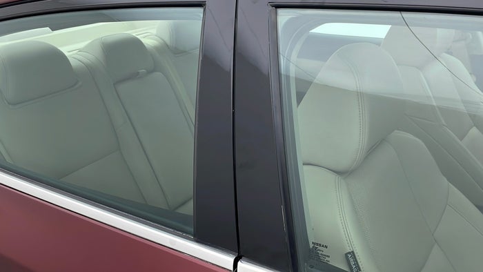 NISSAN MAXIMA-Door Exterior RHS Front Scratch
