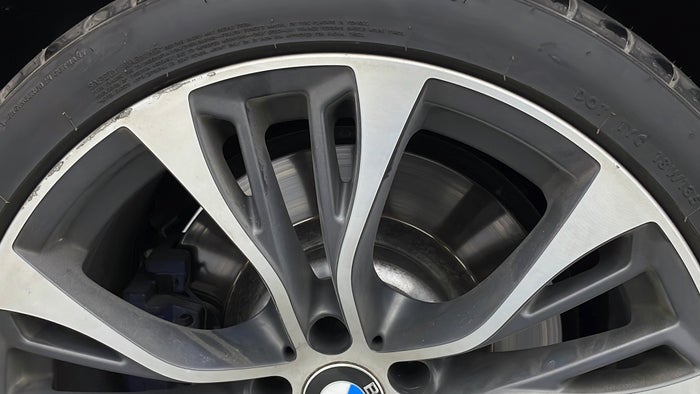 BMW X6-Alloy Wheel RHS Rear Scratch