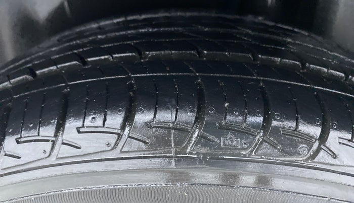 2018 Maruti Ciaz 1.5 SIGMA SHVS, Petrol, Manual, 18,780 km, Left Rear Tyre Tread