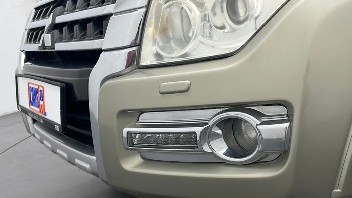 MITSUBISHI PAJERO-Bumper Front Scratch