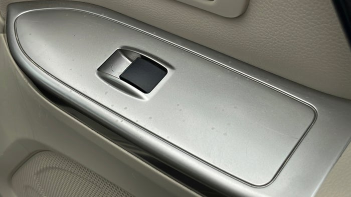 MITSUBISHI PAJERO-Door Interior RHS front Scratch