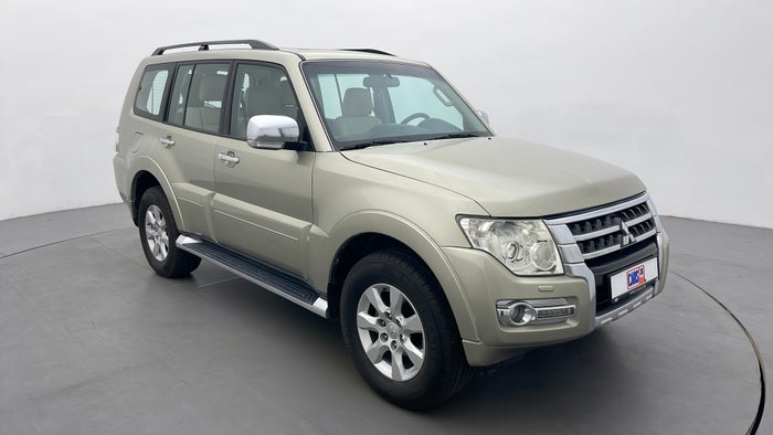 MITSUBISHI PAJERO-Right Front Diagonal (45- Degree) View