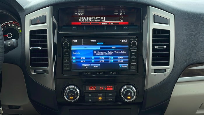 MITSUBISHI PAJERO-Center Console