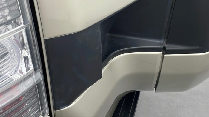 MITSUBISHI PAJERO-Door Exterior Boot Door Scratch
