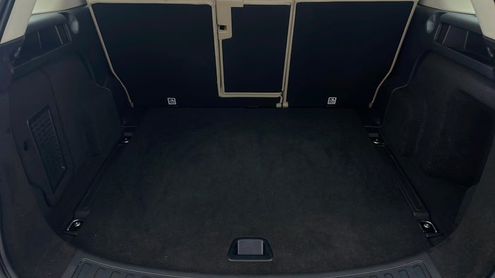 LAND ROVER DISCOVERY SPORT-Boot Inside View